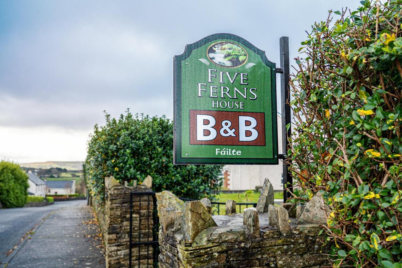 ウェストポート Five Ferns House Bed & Breakfast エクステリア 写真